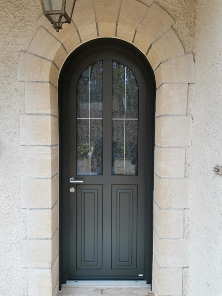 Porte-d-entree-plein-cintre-SOLABAIE-PERIGUEUX.jpg